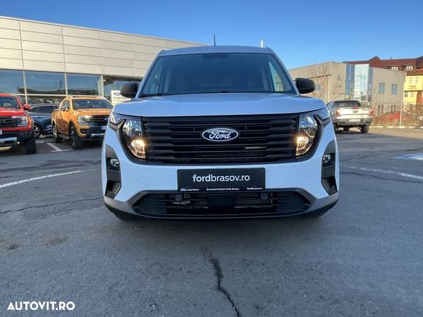 Ford Transit Courier - 29