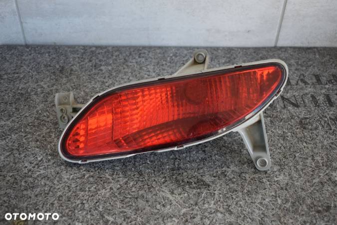 LAMPA PRZECIWMGIELNA LEWY TYŁ HYUNDAI I30 - 1