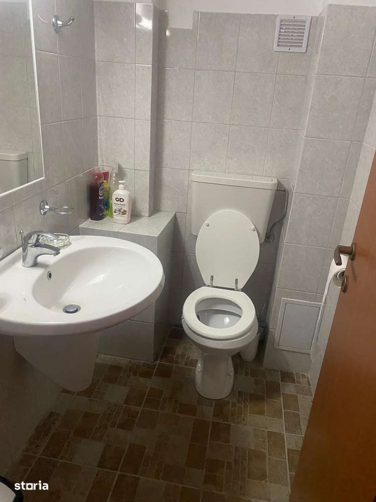 Casă spațioasă cu garaj și pivniță, aproape de natură - Imagine principală: 5/12