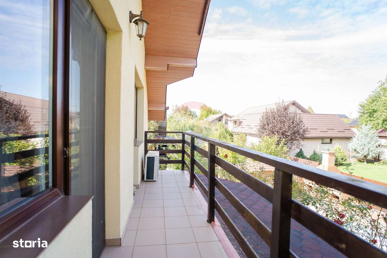 Casă cu Piscină de Vânzare, 500mp Teren, Str. Victoriei-Valea Lupului-14