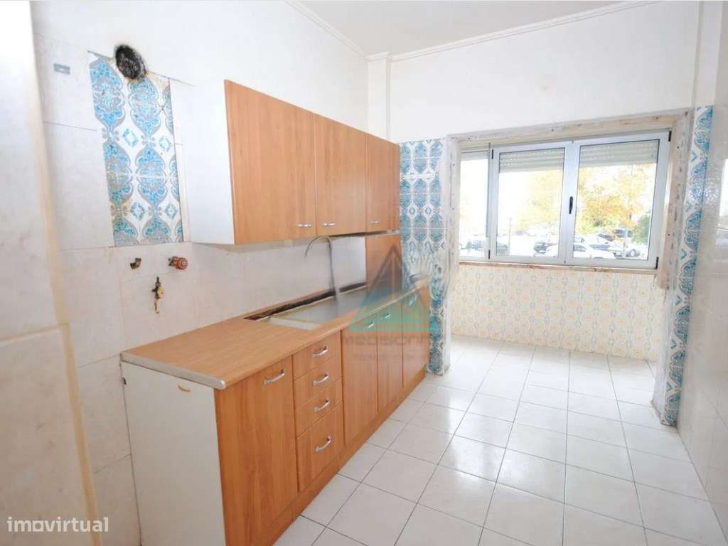 Apartamento T2 - 1º andar - Arrecadação à Venda em Oeiras remodelaç... - Grande imagem: 5/10