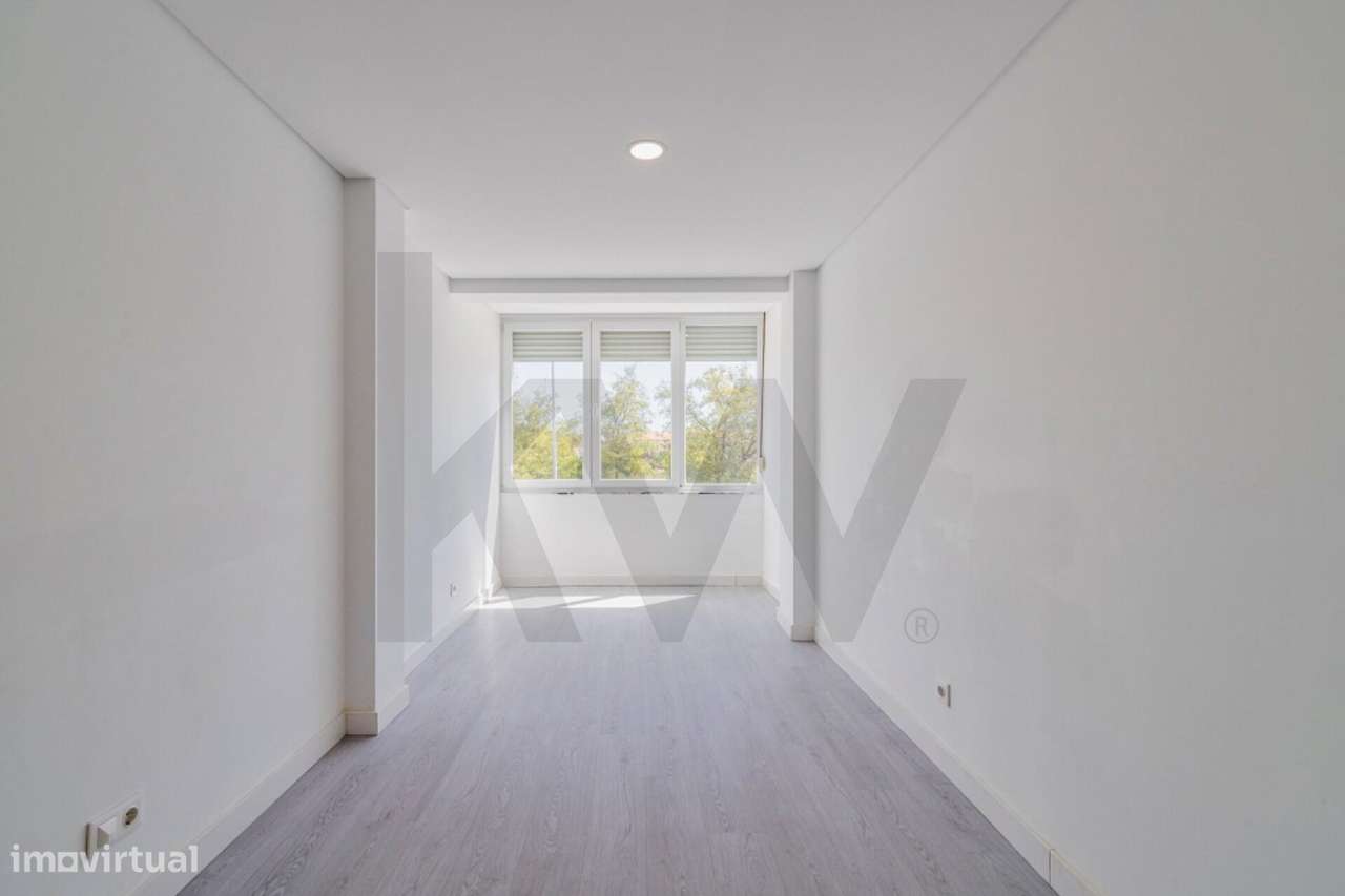 Excelente T2 Remodelado no Coração de Setúbal – Av. da República da Gu-14