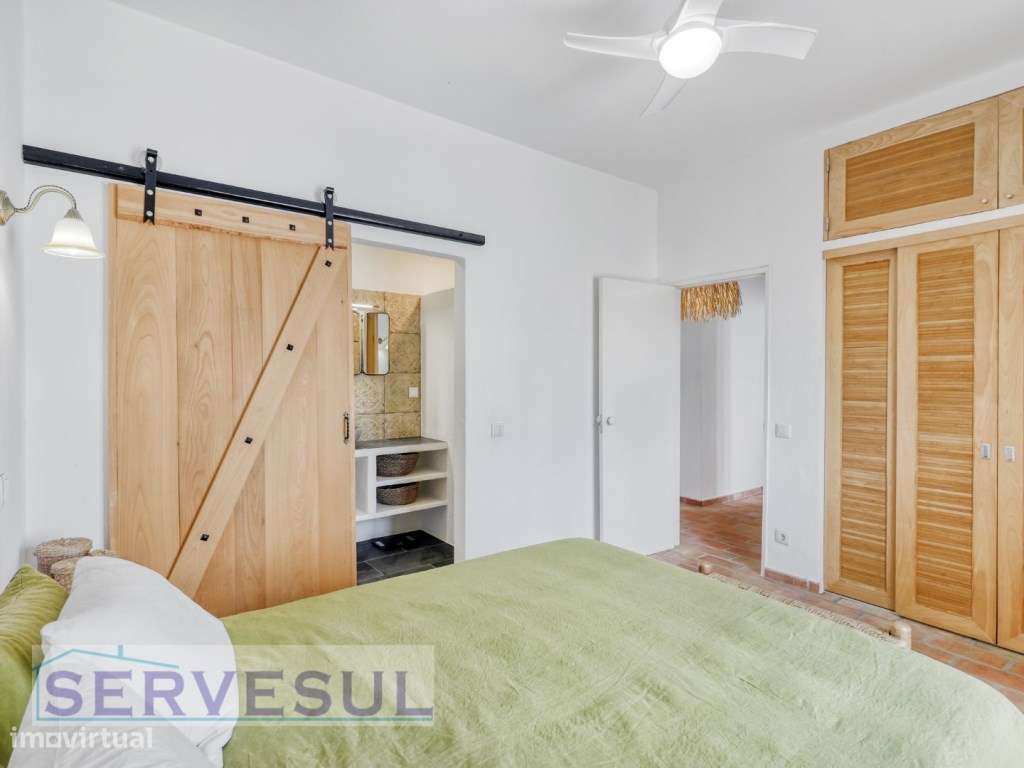 Charmosa Moradia Familiar T3+1 no Campo, inserida num generoso terr...-22