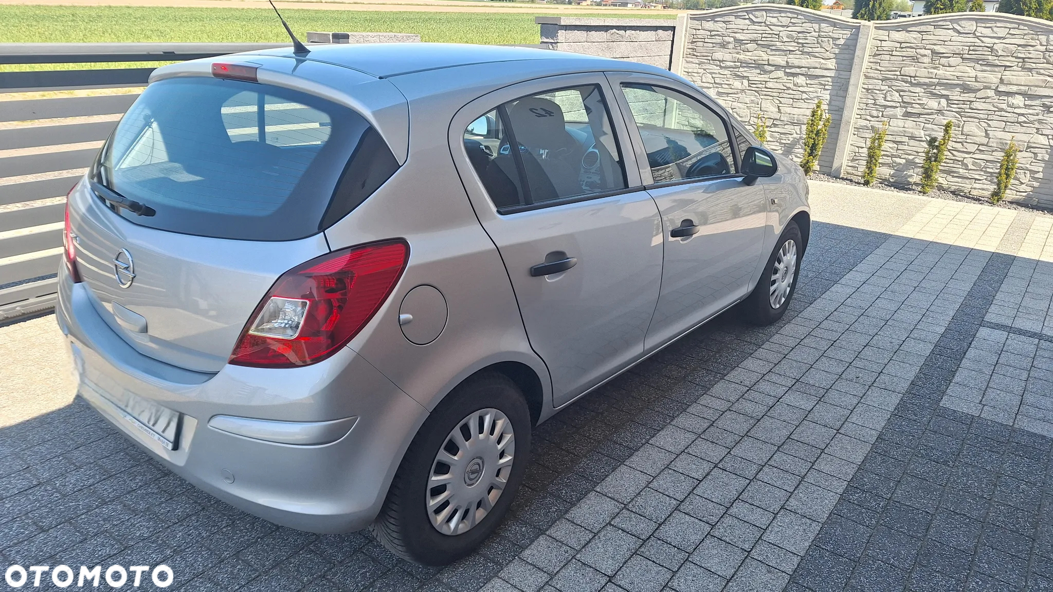 Opel Corsa 1.2 16V Edition / Active - 2