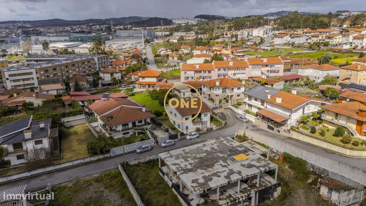 Moradia T3 individual em Lousado-1