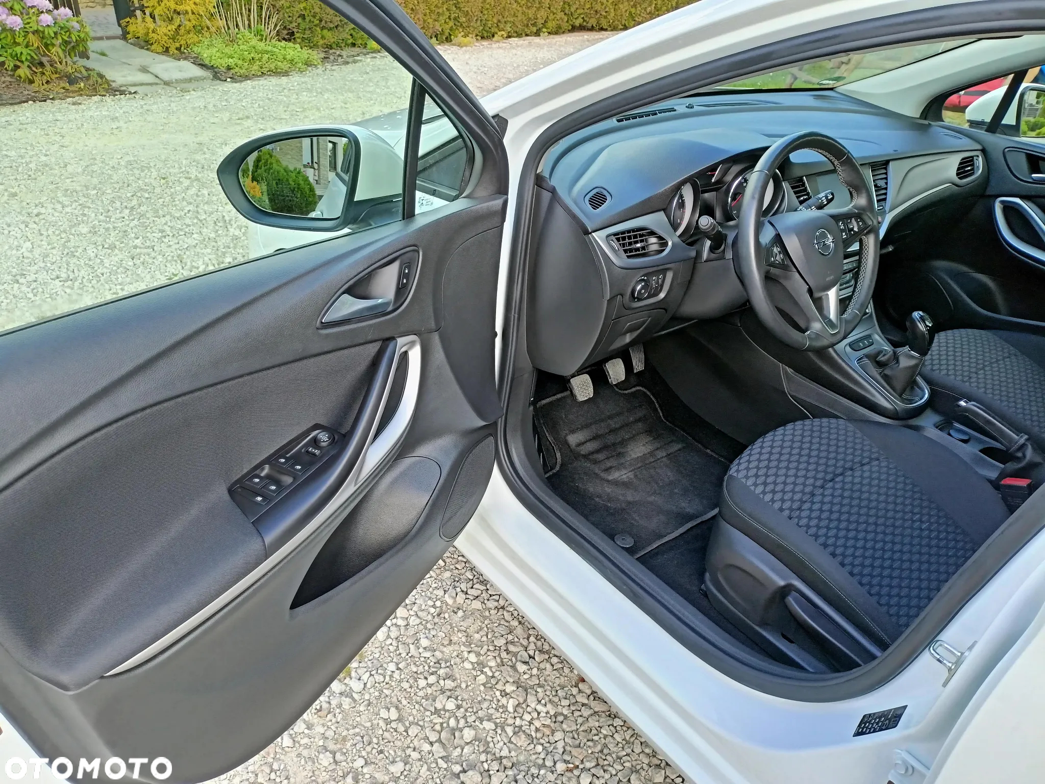 Opel Astra 1.2 Turbo Edition - 29