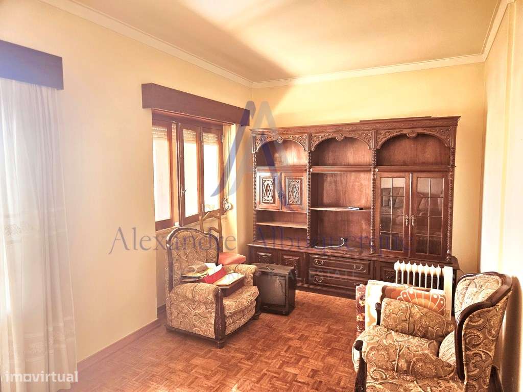 Apartamento T1 com vista Rio no Centro de Almada-3