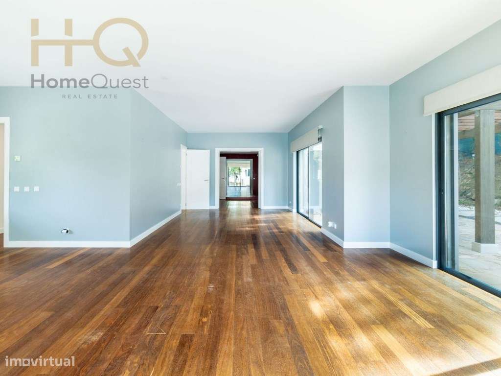 Moradia T4+2 Bairro da Martinha-17