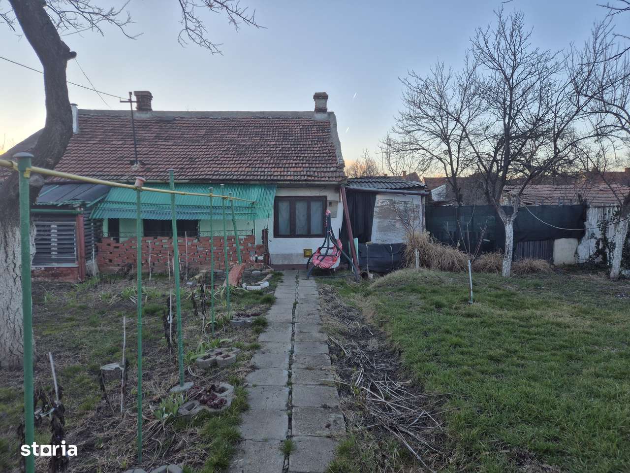 Casă cu 2 camere, Teren 301 mp, acces curte comuna , Pret redus-3