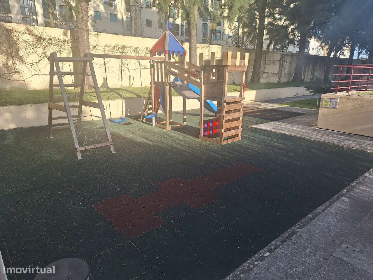 T3 c/130 mts2 Varandas, Garagem, Piscina e Arrecadação-15