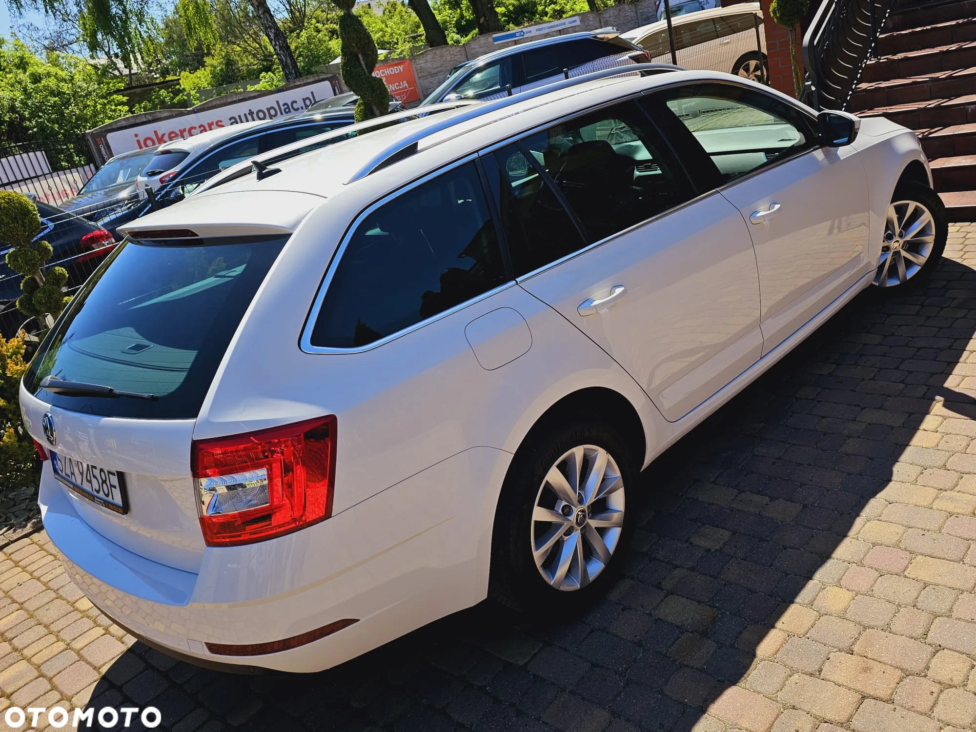 Skoda Octavia 1.6 TDI Ambition DSG - 11