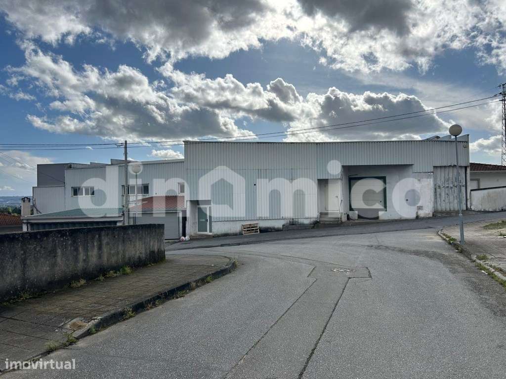 Escritório inserido num armazém industrial - Grande imagem: 4/12