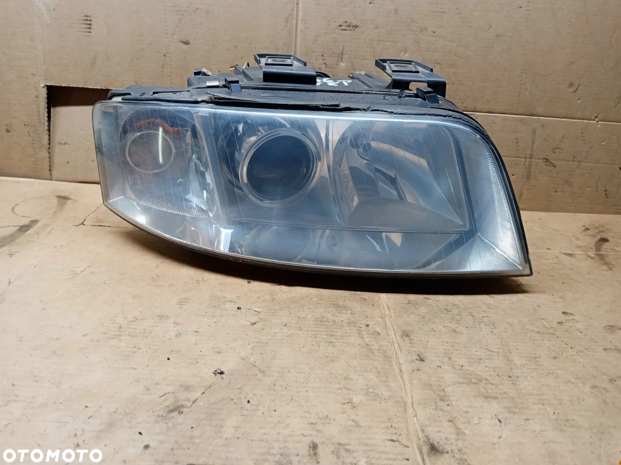 Lampa prawy przód przednia prawa XENON Audi A6 C5 Lift - 2