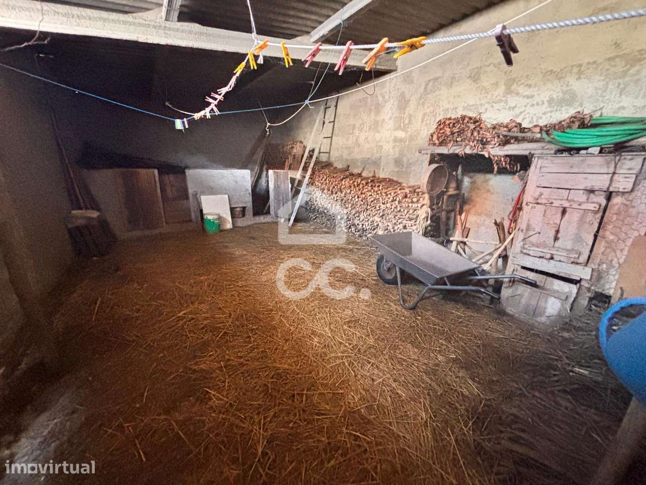 Venda global: Moradia térrea de quatro assoalhadas, e, terreno rústico-10