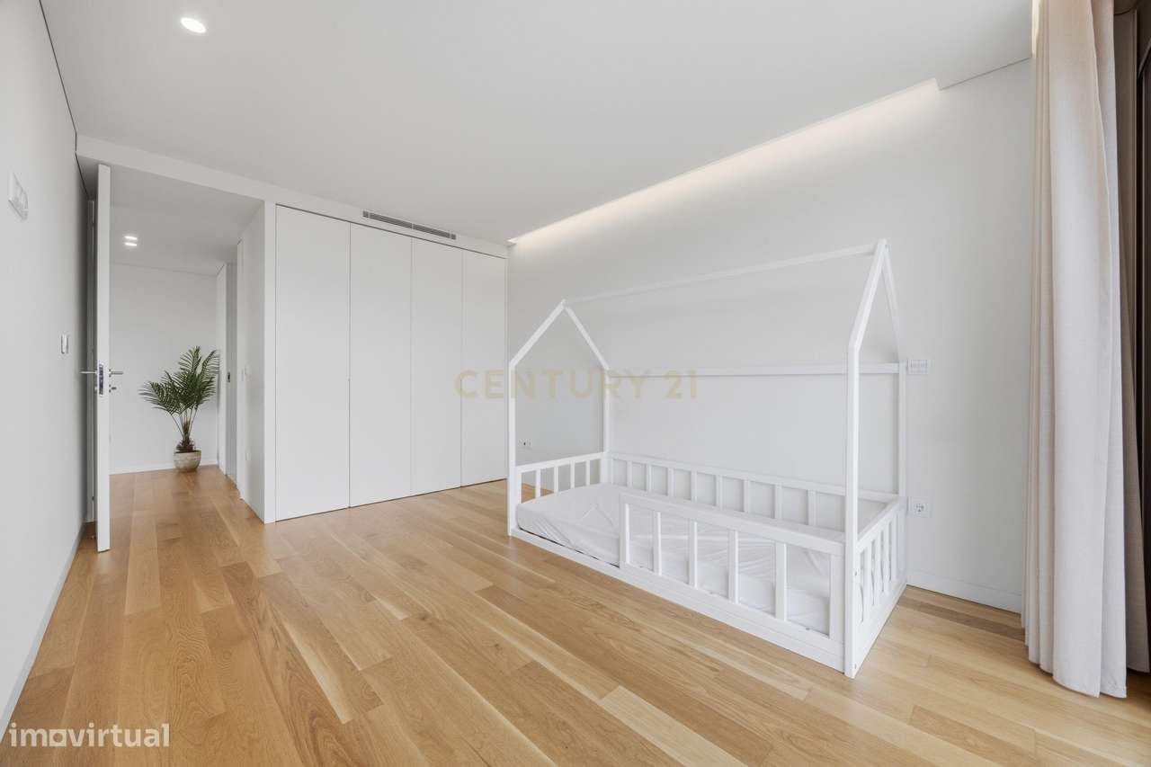 MORADIA T3  COM PISCINA E JARDIM | VALADARES | JUNTO AO MAR-28