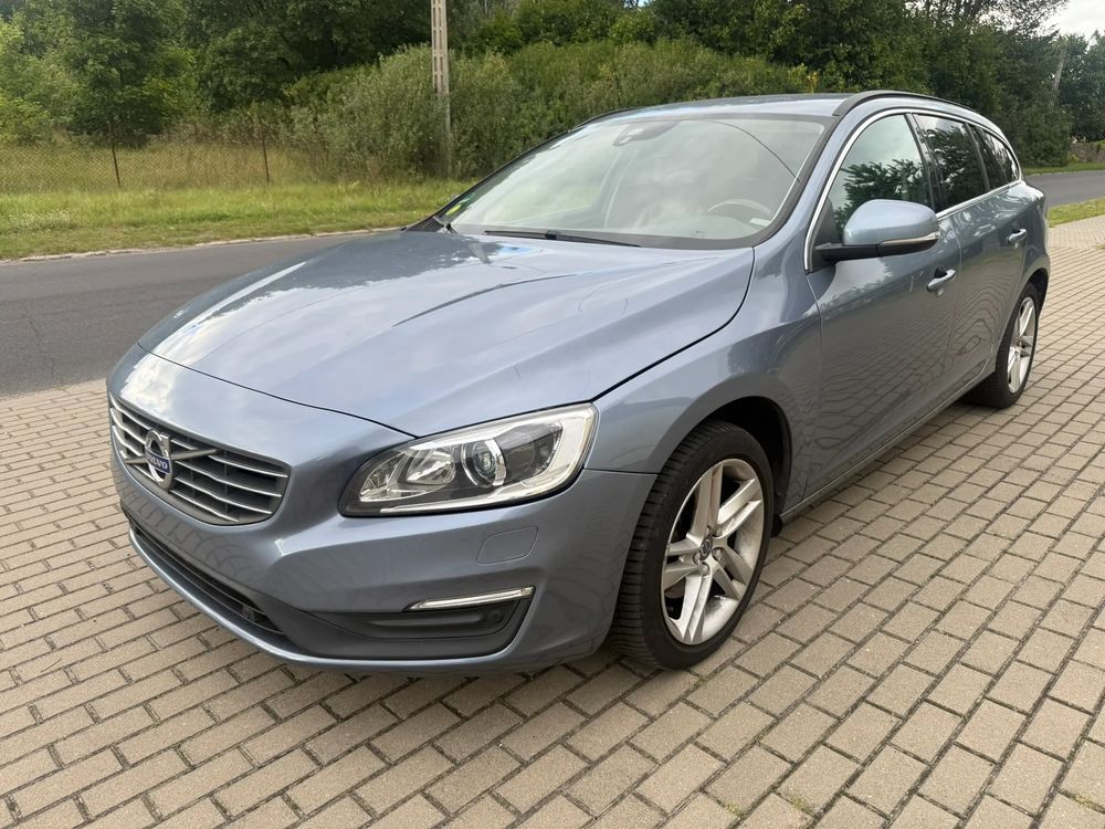 Volvo V60 I (2011-2018) D4 Momentum 2017