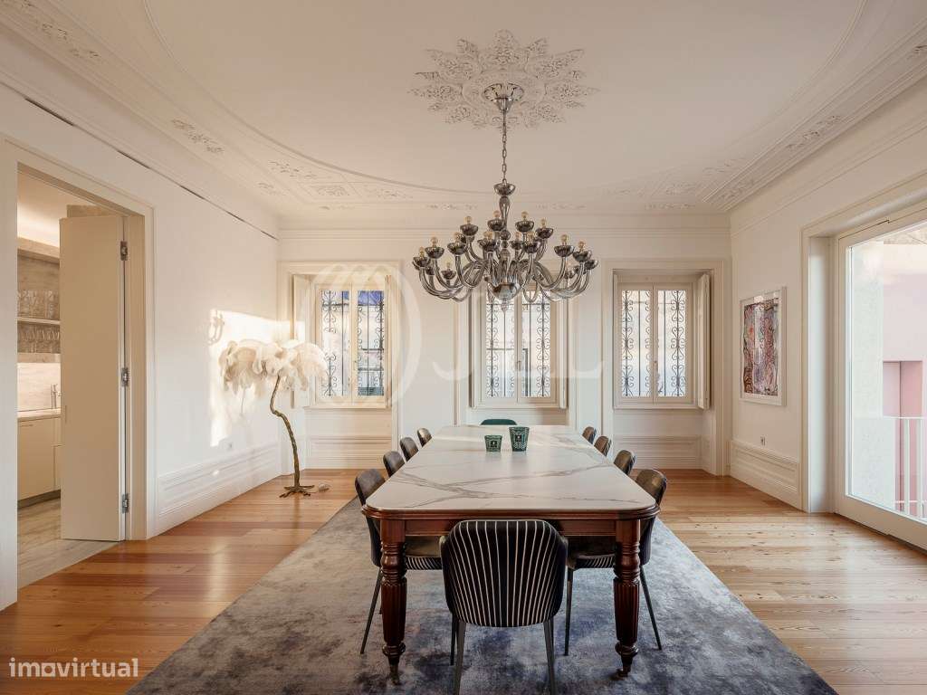 Apartamento T3+2 com jardim, em pleno Castelo, Lisboa-16