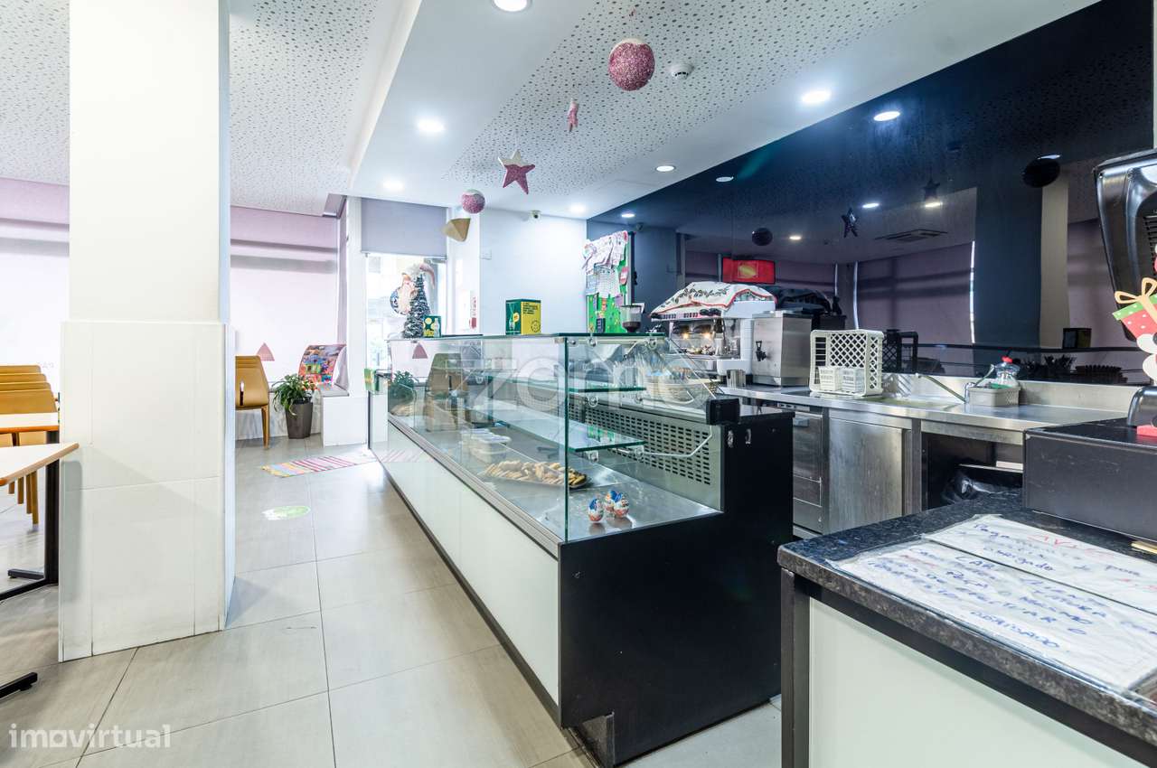 Confeitaria com Fabrico Próprio, em Rio Tinto-6