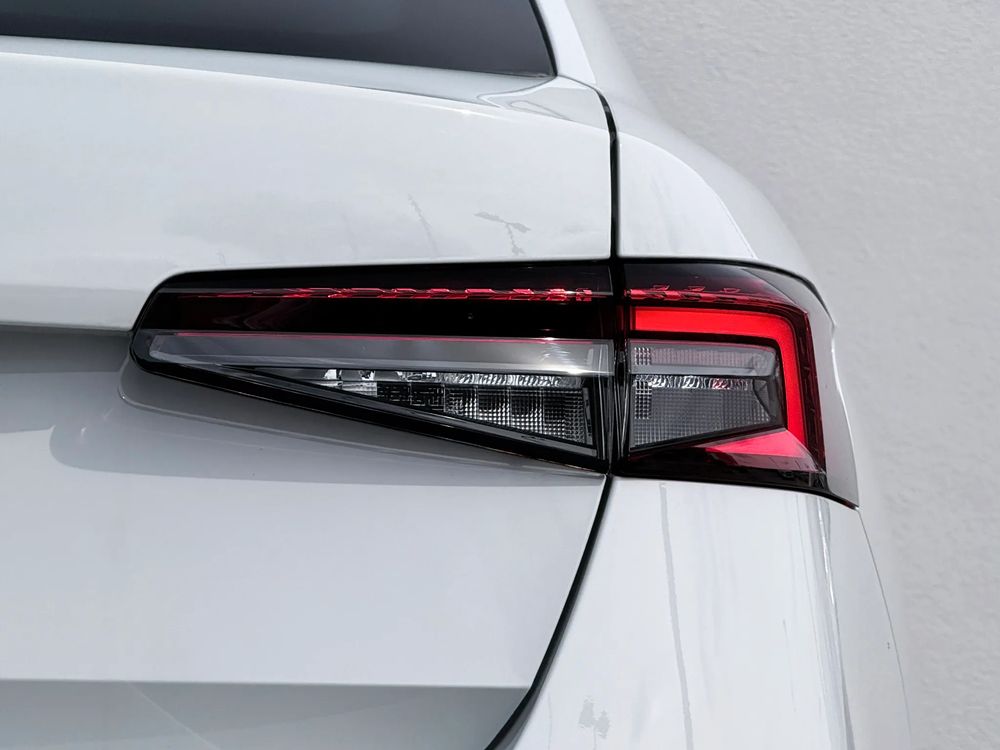 Skoda Superb 2.0 TDI Scr Essence DSG 2024 — zdjęcie 3