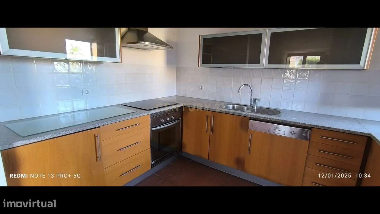 Moradia T2+1 com terraço e jardim - Grande imagem: 2/54