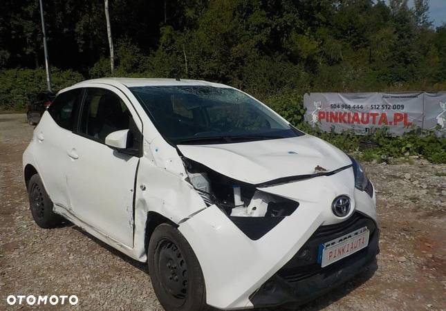 Toyota Aygo x-play - 1