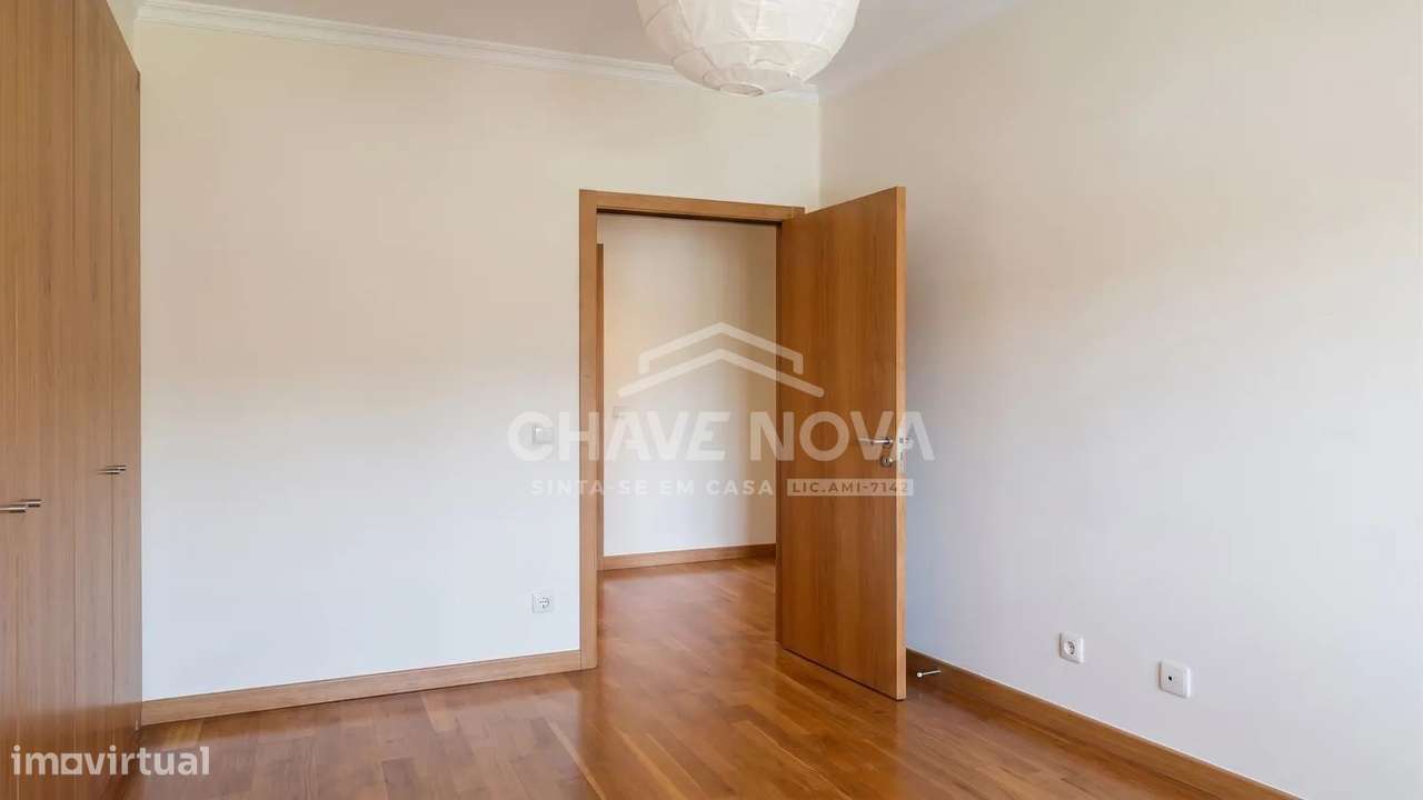 Apartamento T3 c/garagem Box em Valadares-17