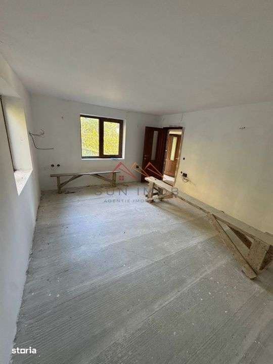 Vila S+P+E, priveliste deosebita, 6 camere, garaj, terasa, Cornu, PH-8