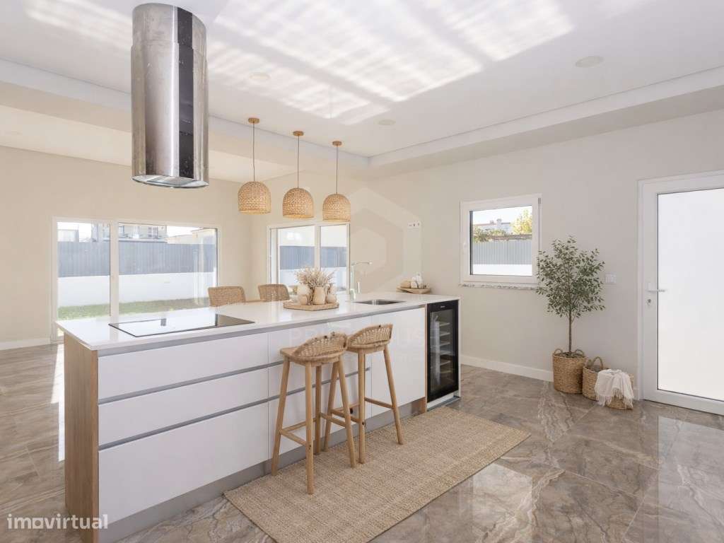 Moradia isolada T5 acabamentos Premium/ piscina e garagem-49