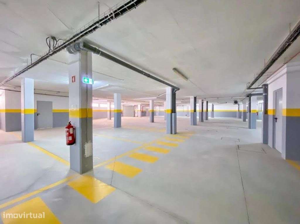 Apartamento T0+1 varanda vista deslumbrante mar Sesimbra-18