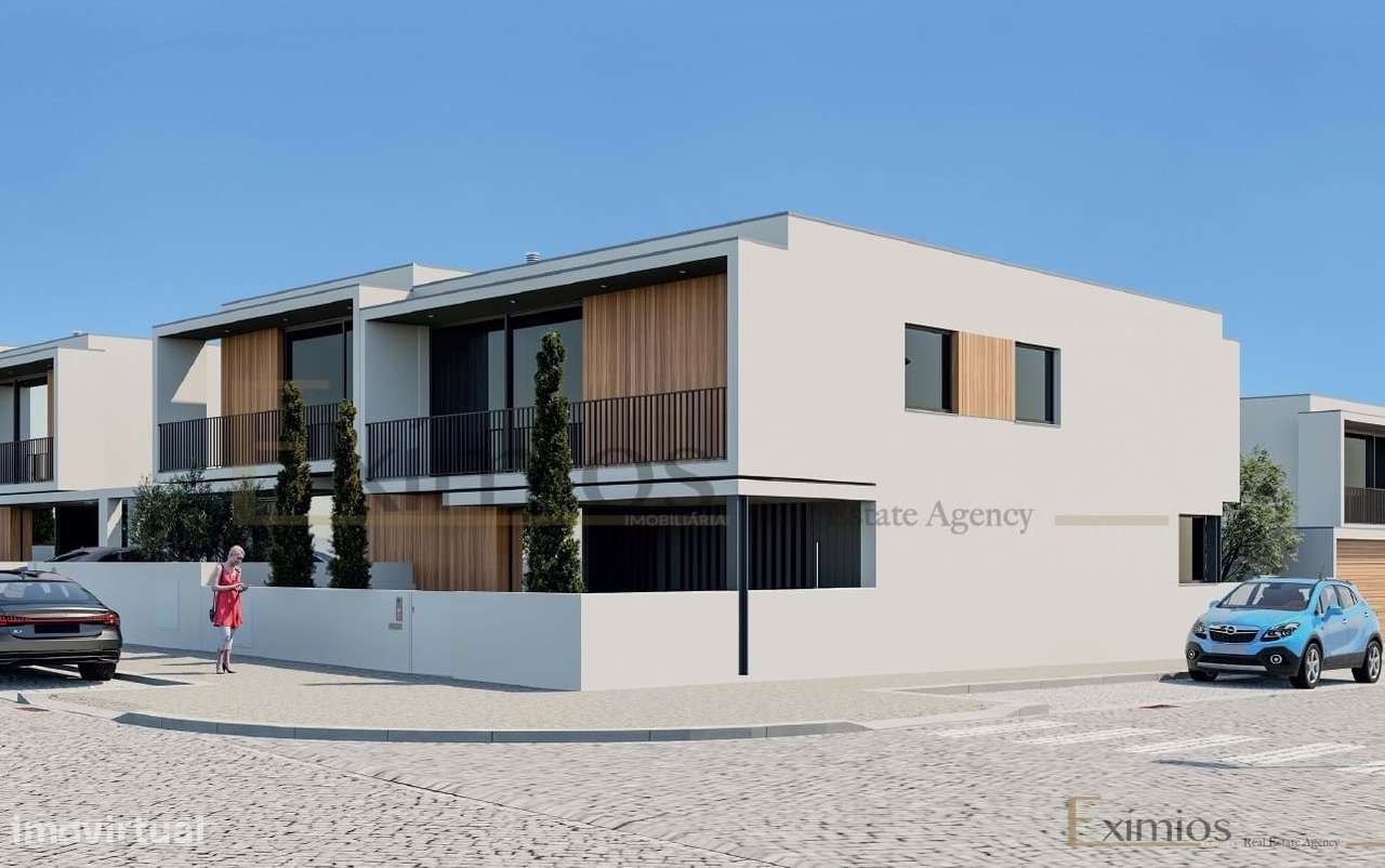 Moradia V3 em fase de construção, em Vila Chã. - Grande imagem: 1/13