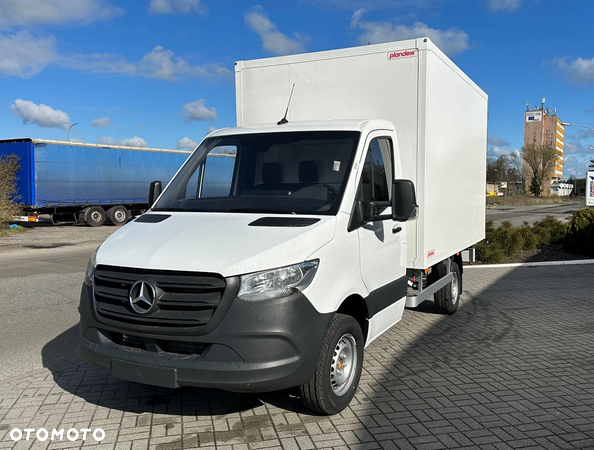 Mercedes-Benz Sprinter - 2