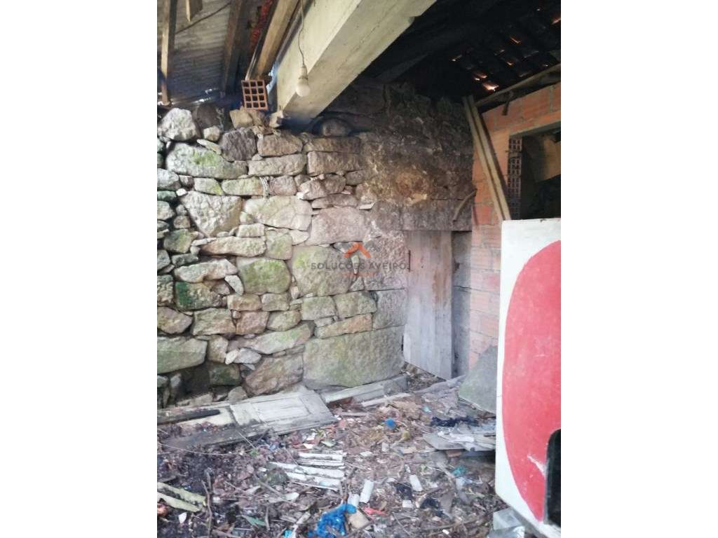 Moradia T4 com Espaço Comercial-18