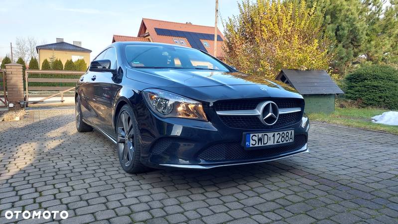 Mercedes-Benz CLA 180 d 7G-DCT - 1