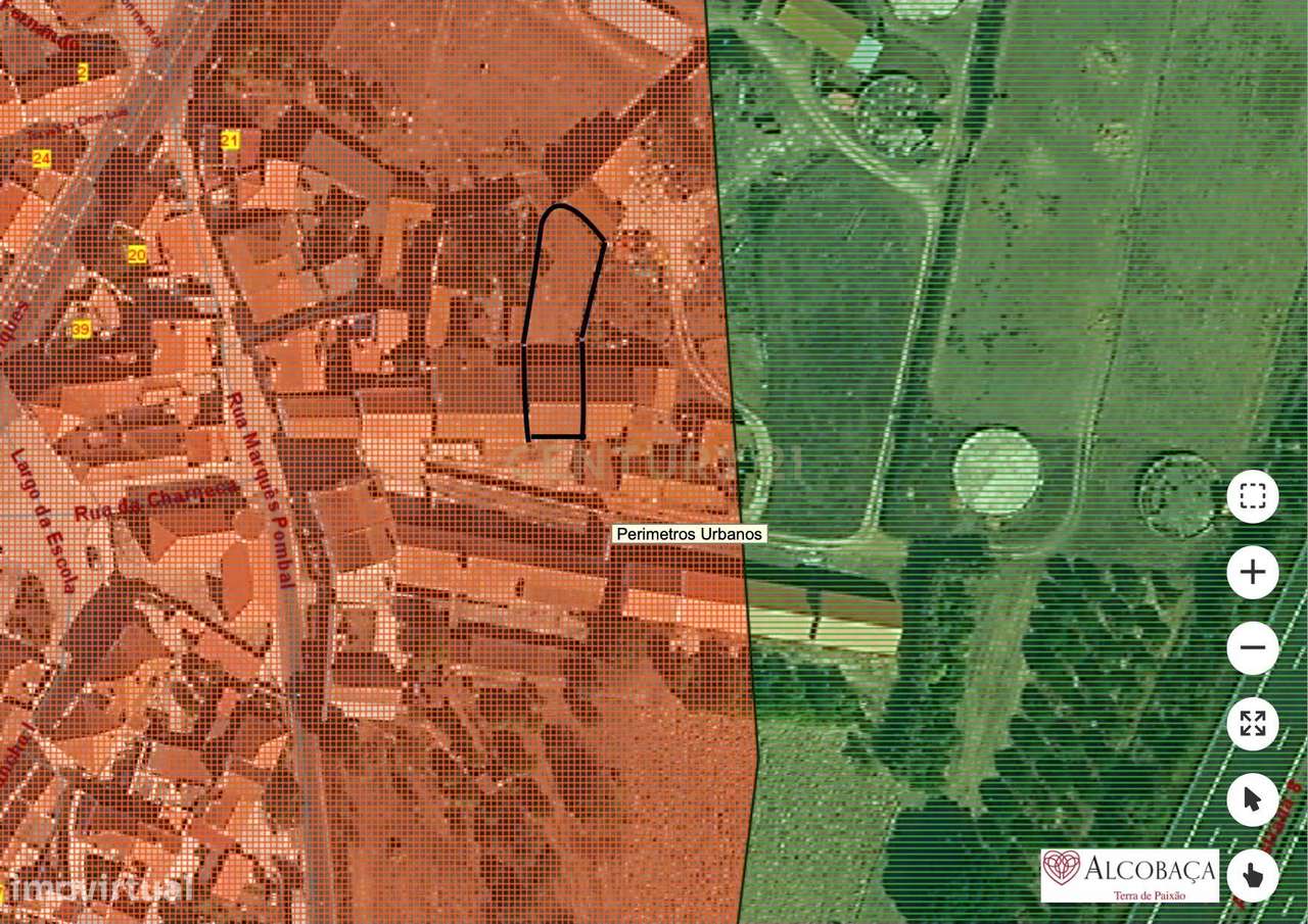 Terreno Urbano com Armazém em Pedra - Grande imagem: 5/14