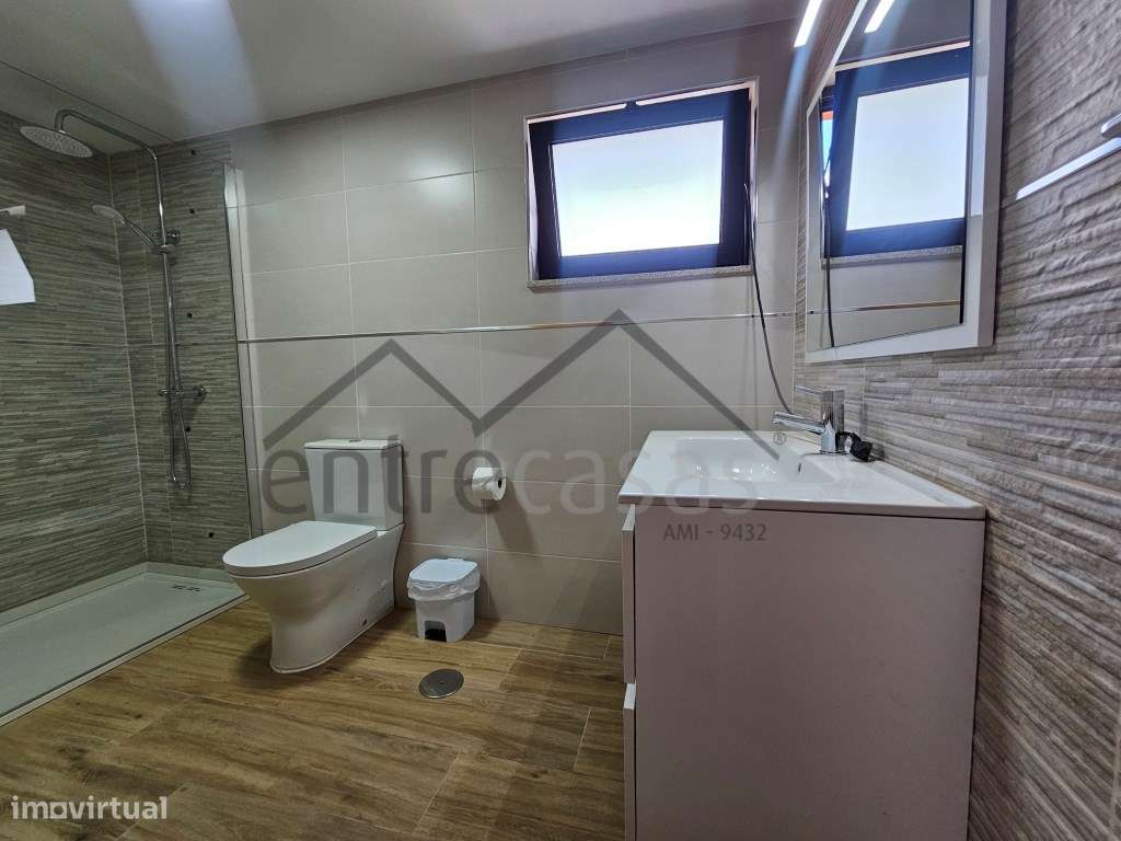 Moradia T3 em Pedra com Piscina | Candemil, Vila Nova de Cerveira-16