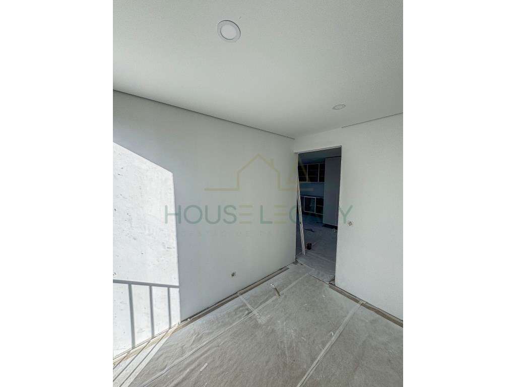 Apartamento T1+1 em São Mamede de Infesta-11