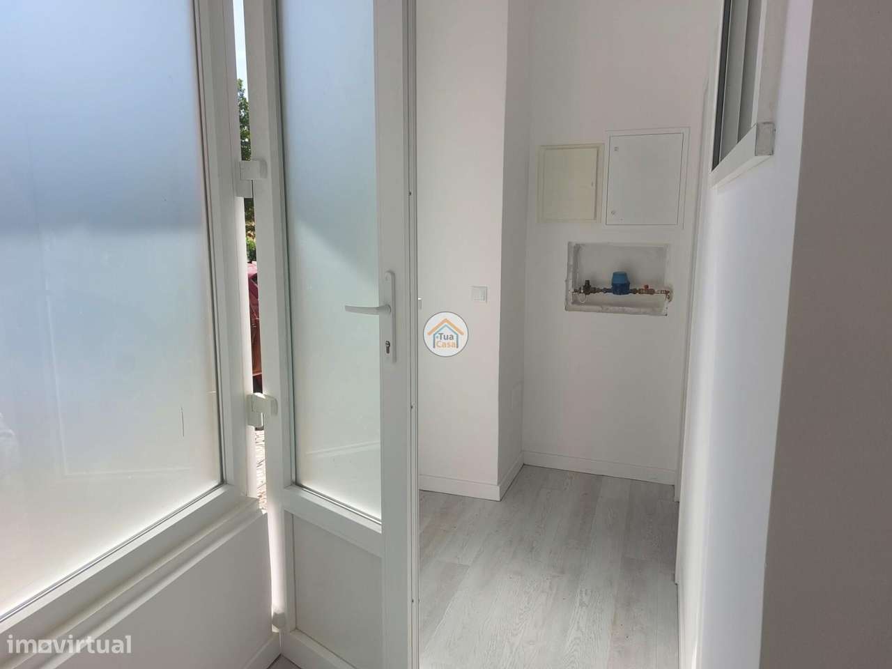 Loja transformada em excelente T3 - Grande imagem: 5/22