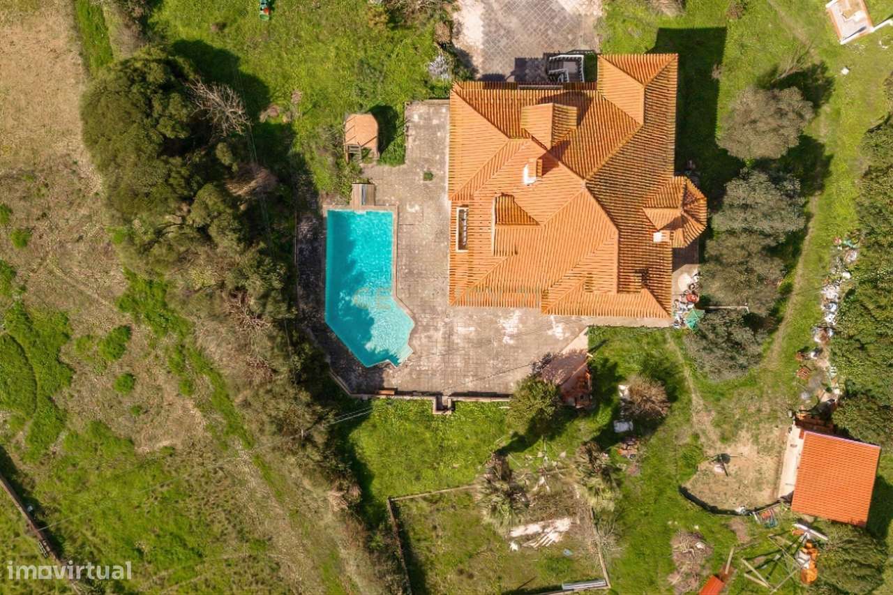 Moradia rodeada pelo campo-40