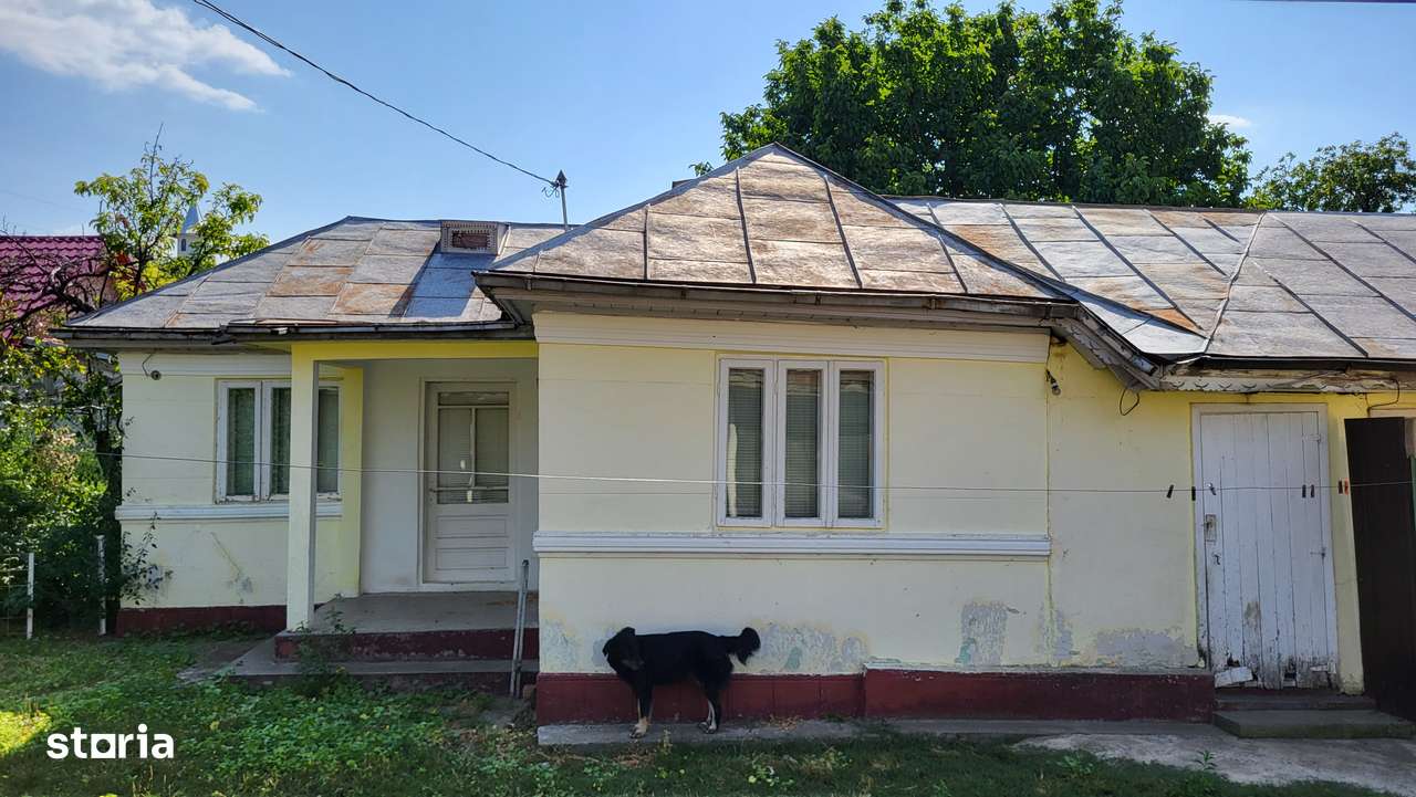 Casă de vânzare în mediul rural – liniște, natură și confort-8