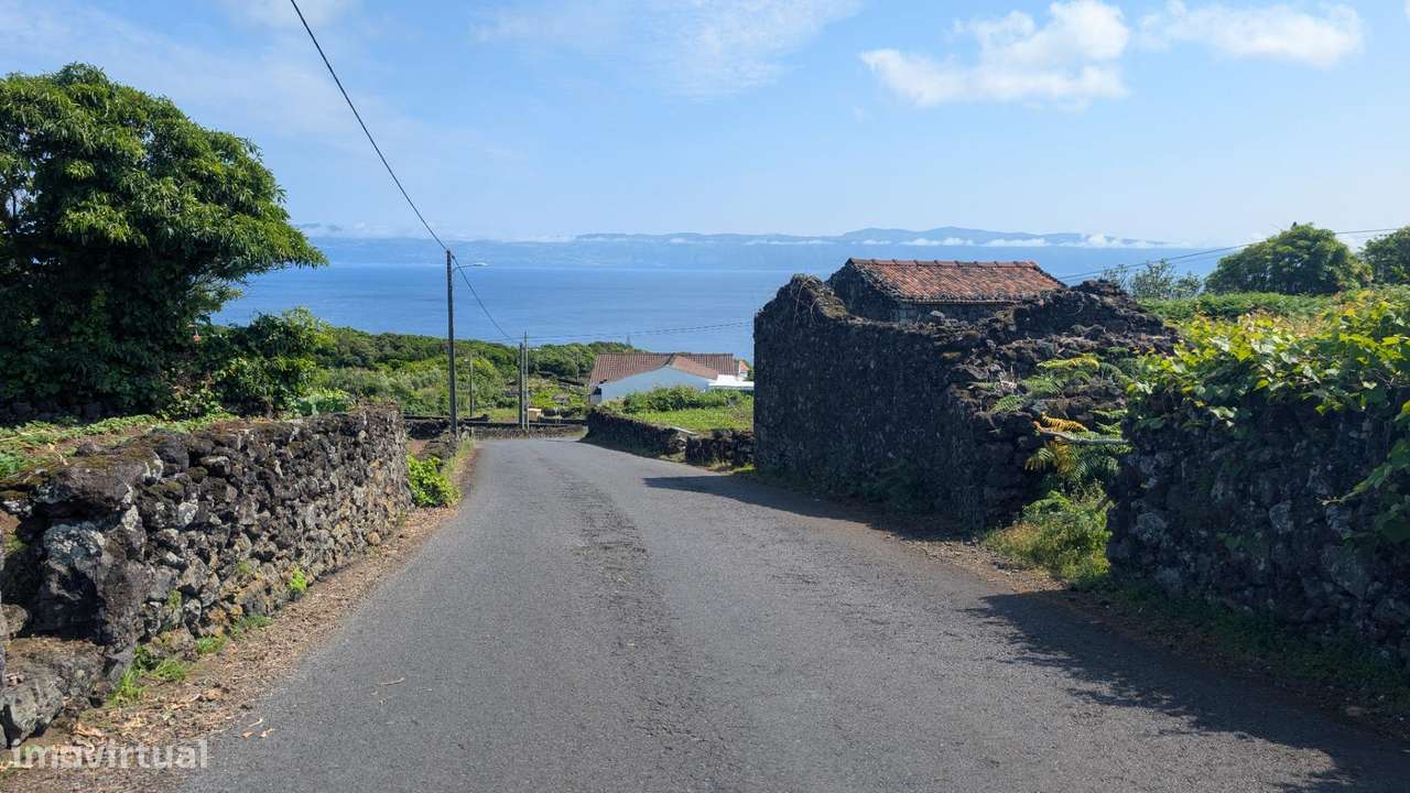 Ruína com Potencial Turístico e Vistas Deslumbrantes na Ilha do Pico-14