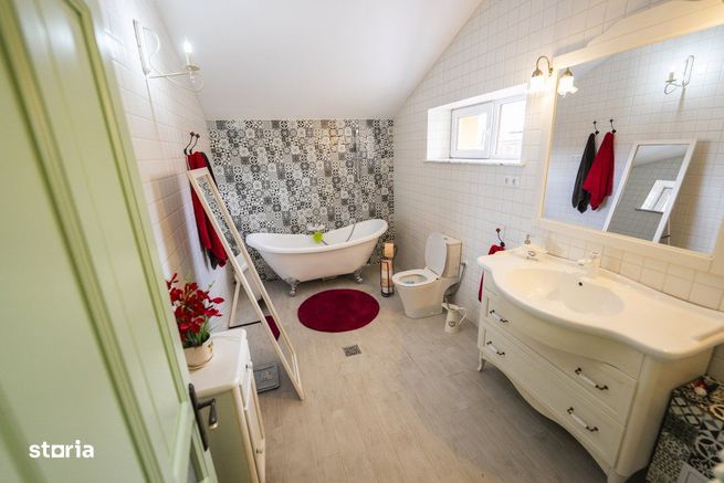 Casa cu personalitate Strada Spania-17