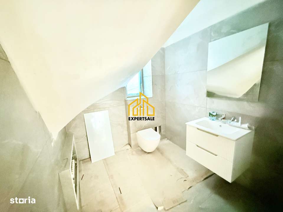 CASA PRELUNGIREA GHENCEA/ANSAMBLU DE 12 CASE PRIVAT/OFERTA 200.000 EUR - Imagine principală: 4/10