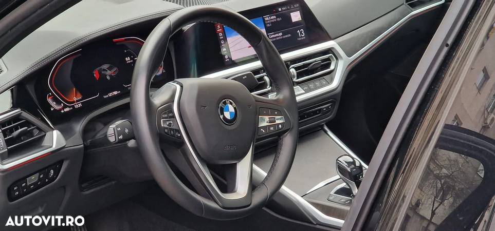 BMW Seria 3 320i GT Aut. Luxury Line - 10