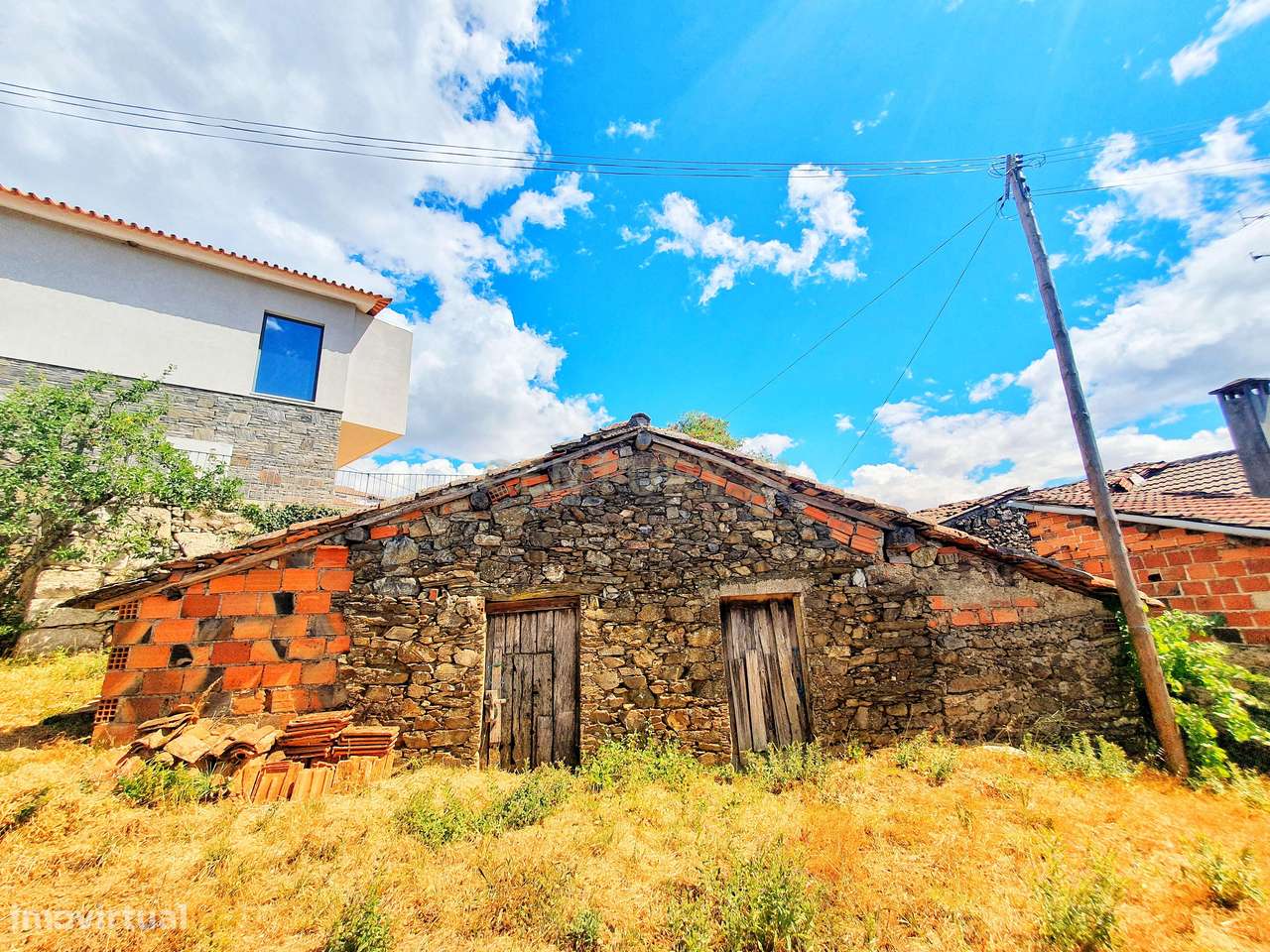 Moradia para reconstruir em Vilarinho Cova de Lua - Grande imagem: 5/9