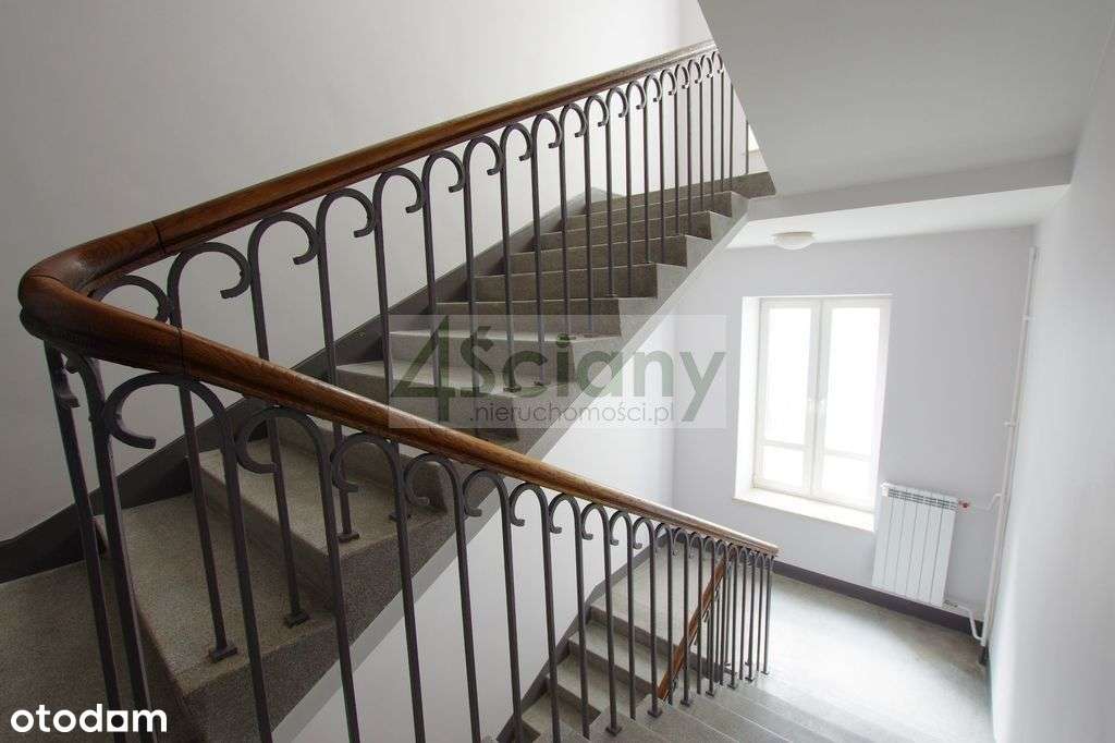 W kamienicy przy Poznańskiej !-8