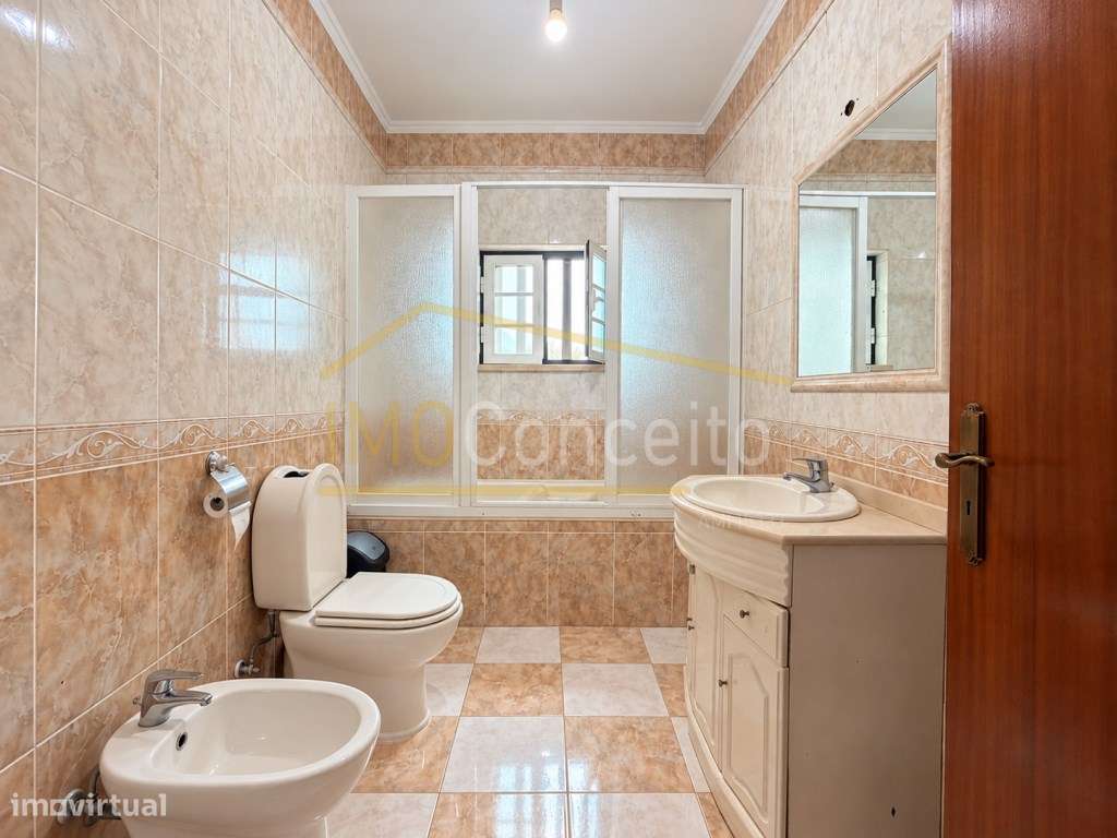 MORADIA T3 COM 2 ANEXOS| PISCINA| EXCELENTE LOCALIZAÇÃO E POTENCIAL...-10