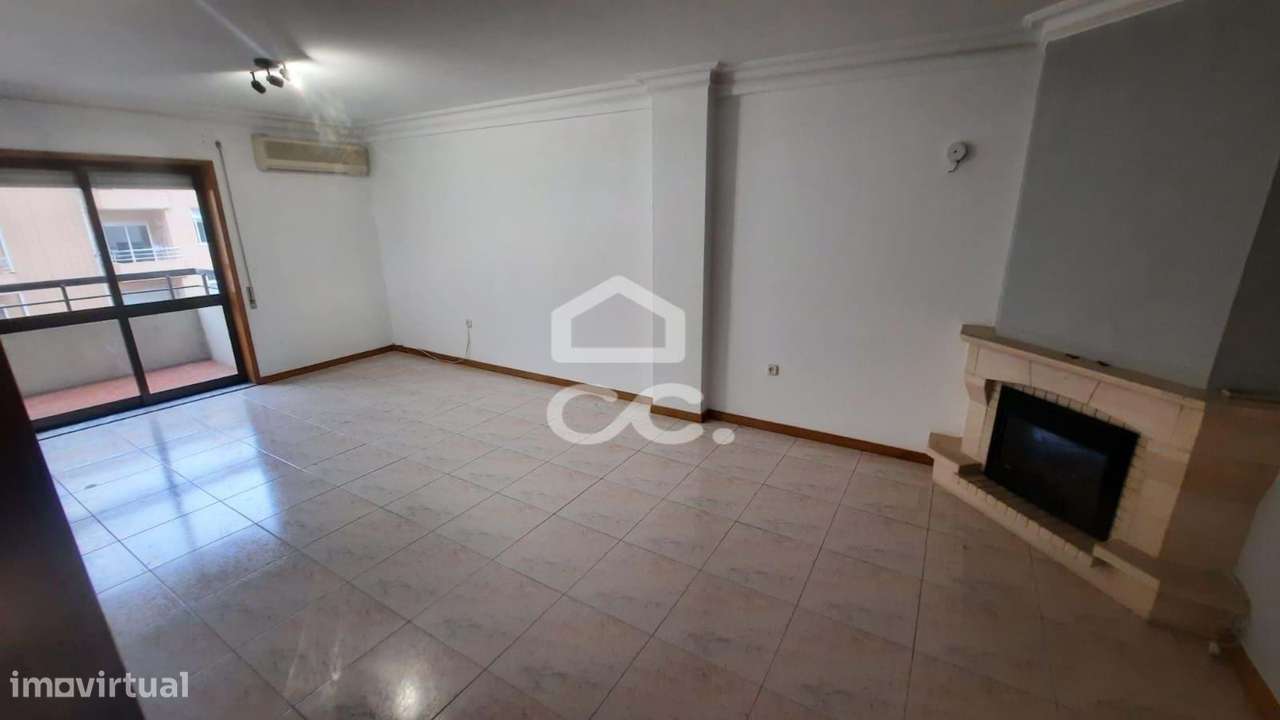 Apartamento T3+1 situado na zona da Levada, em Rio Tinto, Gondomar-6