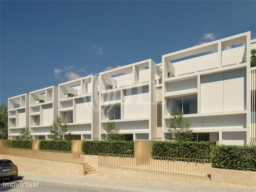 Moradia T5 com jardim, Alcântara, Lisboa