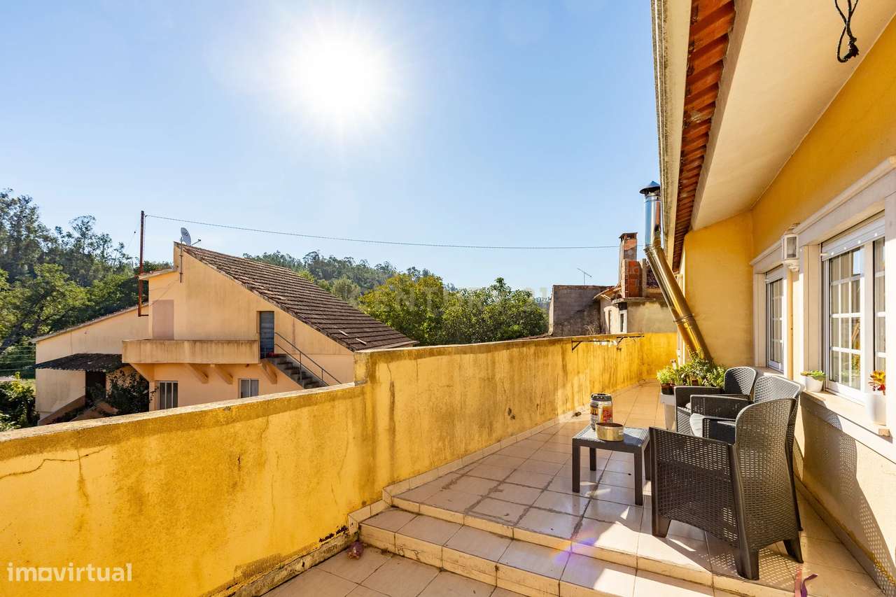 Moradia T5 com Jardim e Vista para o Rio em Venda de São José, Alberga-41