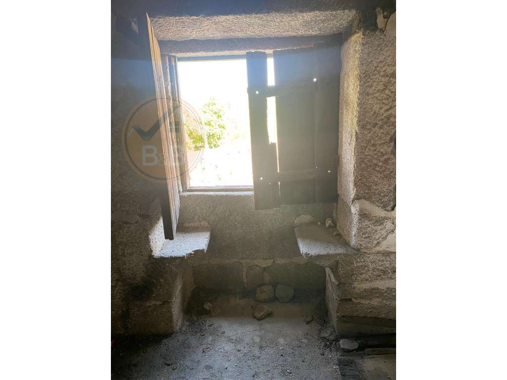 Casa Rústica em Pedra para Recuperar - Boadela, Pedraça | Cabeceira... - Grande imagem: 5/17